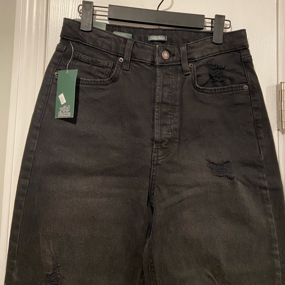 NWT Wild Fable Size 6 Highest Rise Straight Leg Black Distressed Jeans Raw Hem - Picture 2 of 12